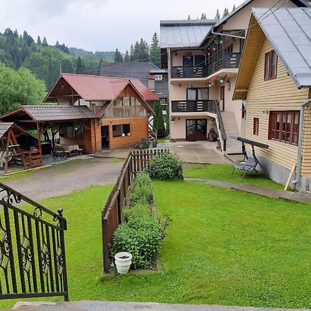 Lip Si Ely Hotel Dîmbovicioara Екстериор снимка