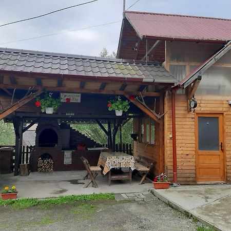 Lip Si Ely Hotel Dîmbovicioara Екстериор снимка