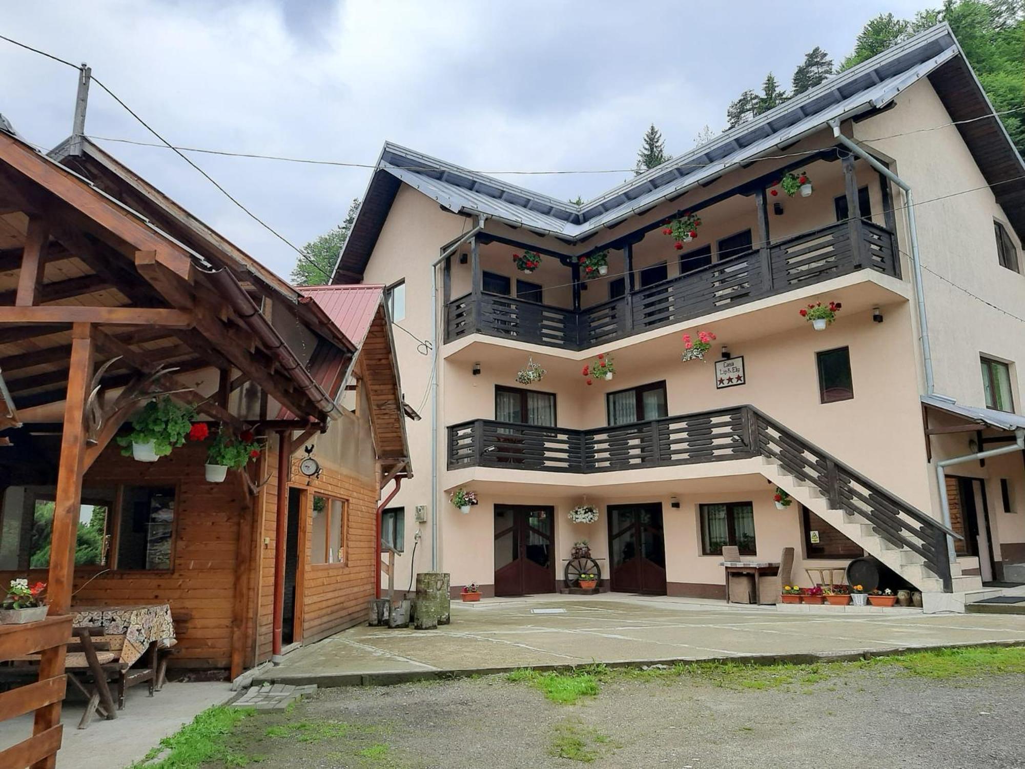 Lip Si Ely Hotel Dîmbovicioara Екстериор снимка