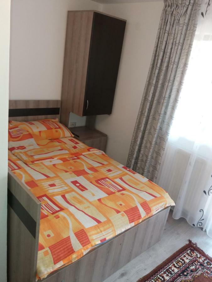 Lip Si Ely Hotel Dîmbovicioara Екстериор снимка