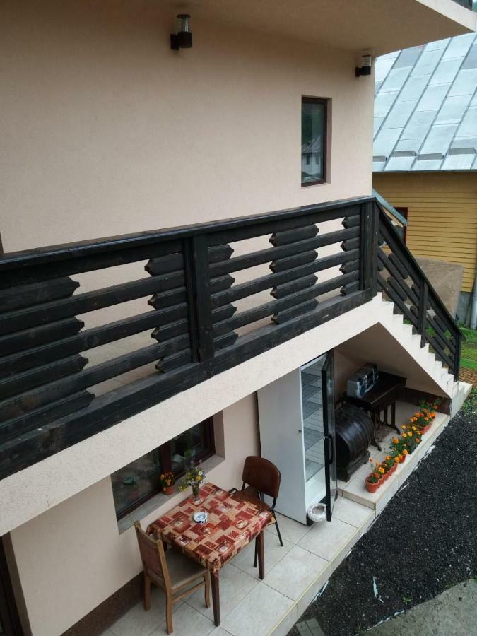 Lip Si Ely Hotel Dîmbovicioara Екстериор снимка