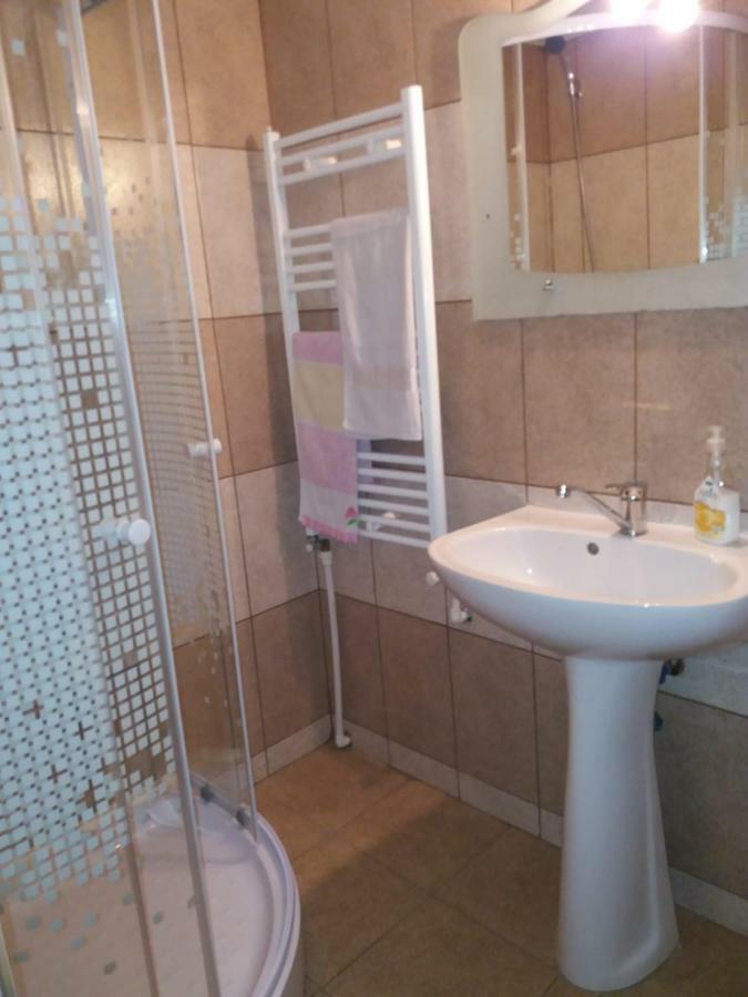 Lip Si Ely Hotel Dîmbovicioara Екстериор снимка